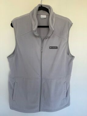 Columbia Soft Light Gray Fleece Vest